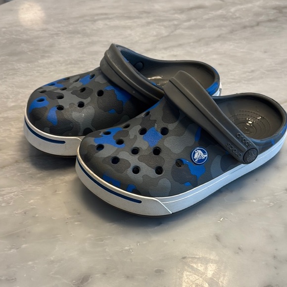 CROCS Blue and Gray Water Shoes with Perforated Design - Picture 3 of 3
